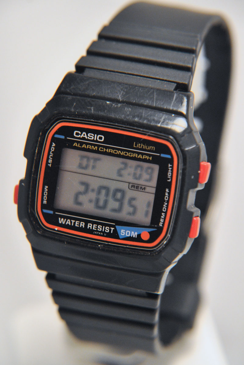 【稼働品】CASIO W-51 CASIO - W-51 - w-series - Vintage Digital Watch - Digital-Watch.com