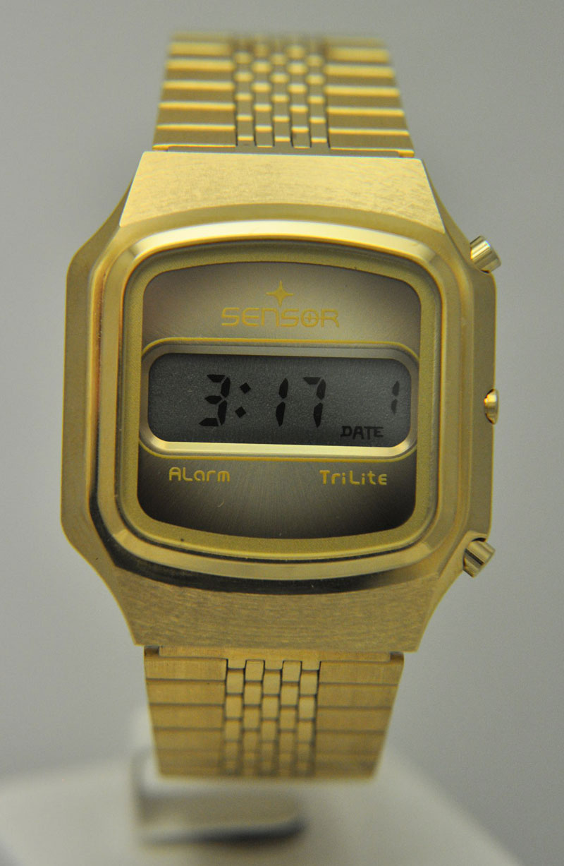 SAVANT - Sensor - Digital - Vintage Digital Watch - Digital-Watch.com